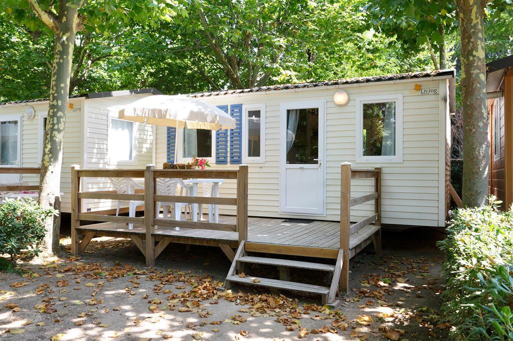 Camping Senia Riu Sant Pere Pescador Exterior photo